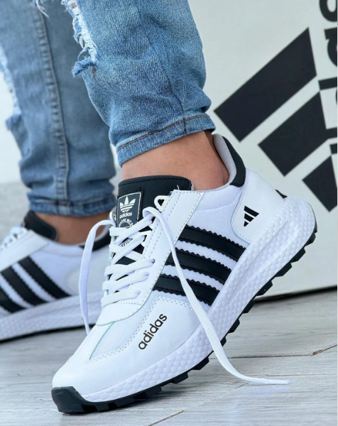 Nowe sportowe buty do biegania